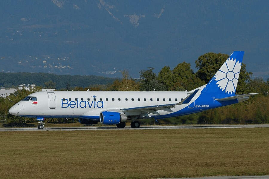 Belavia Embraer E175 ұшағы